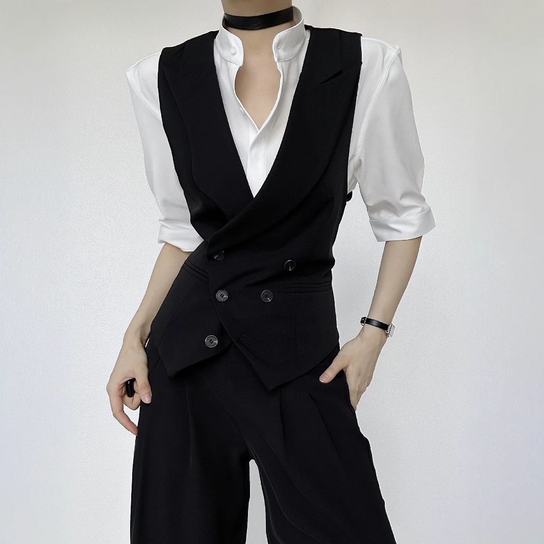 男女のカジュアルスーツはビジネスのベストを反駁します。