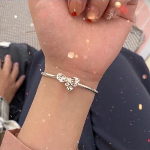 Bracelet with silver butterfly bow bell, sweet and fresh student accessories, small and fresh student bracelet, gift for the runaway princess