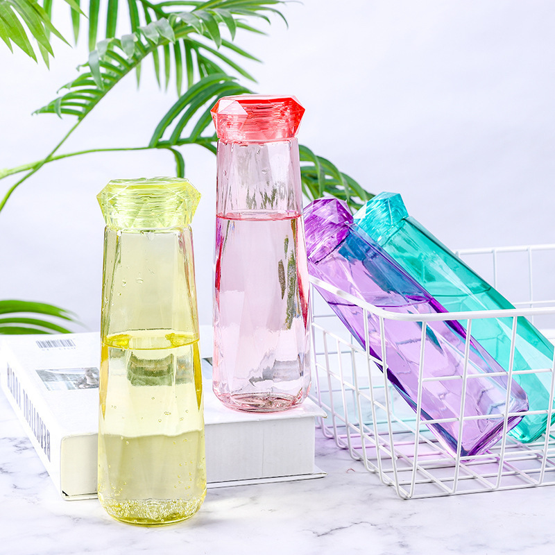 Creative Instagram-worthy cups: Ins-style crystal diamond cups, vibrant glass mugs, couple's sets, gift options, and promotional water bottles