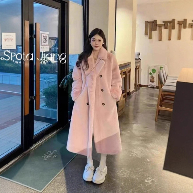 New Autumn and Winter Faux Rabbit Fur Coat, Thickened and Warm, Elegant Long-Style Plush Coat with a Suit Collar New Autumn and Winter Faux Rabbit Fur Coat, Thickened and Warm, Elegant Long-Style Plush Coat with a Suit Collar