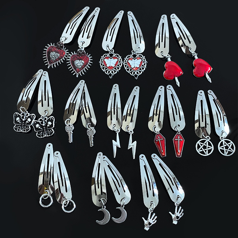 15g Weight Charm Hair Clips Hair Accessories Type 1 Pair Quantity Party, Street Occasion Alloy Material Moon, Heart Shape, Butterfly Pattern All Seasons Season Women's Gender Retro, Punk Style Retro Punk Women's Moon Heart Shape Butterfly Alloy Charm Hair Clips 无