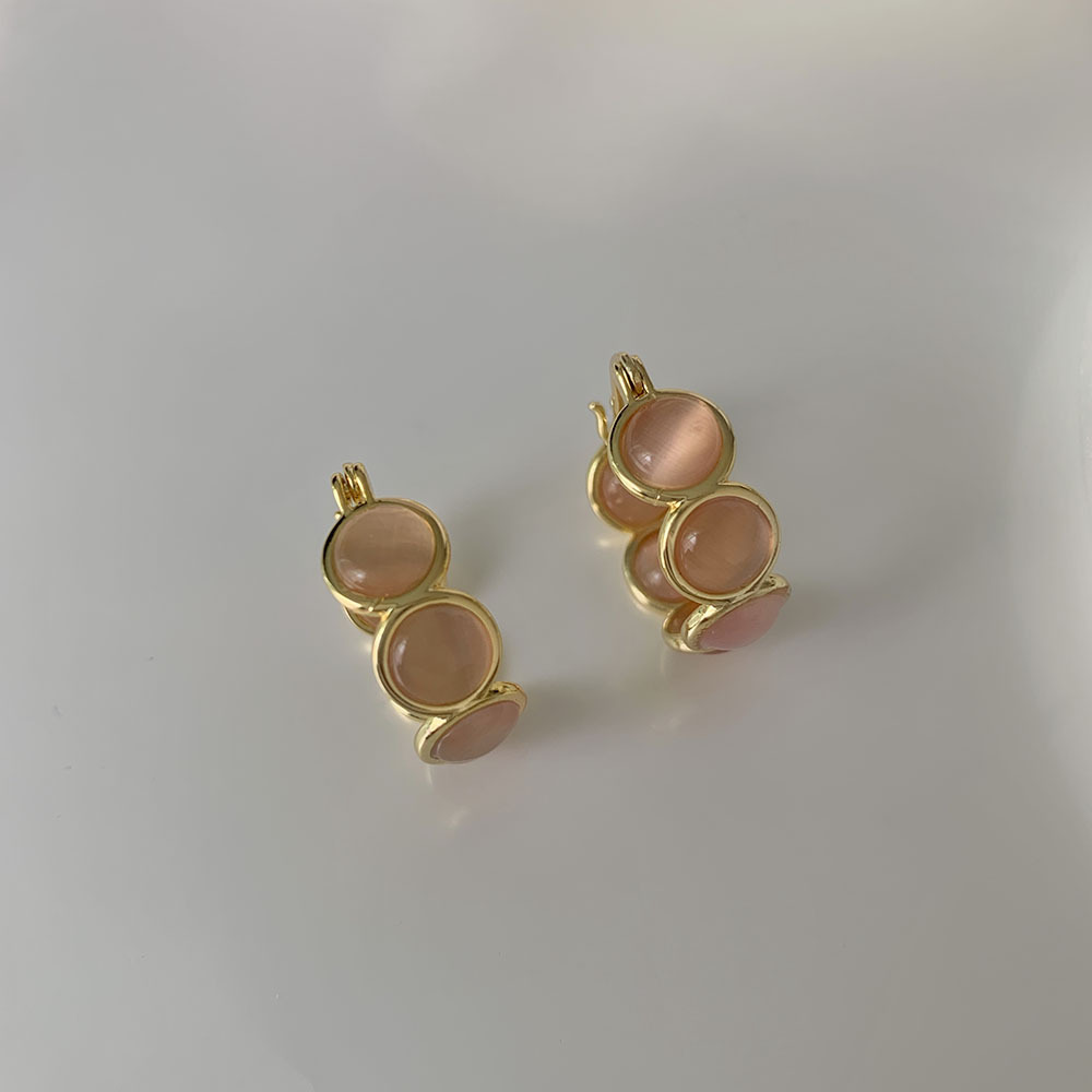 Sweet Opal Earclip Earrings Light Luxury And Simplicity