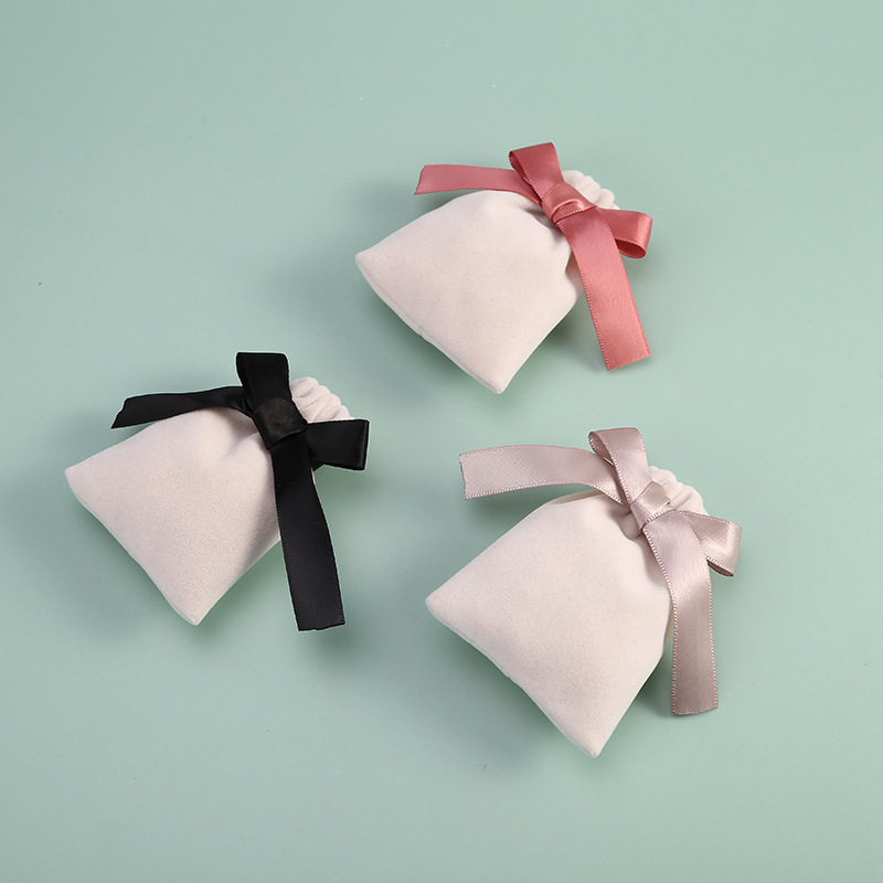 Simple Style Classic Style Bow Knot Flannel Jewelry Packaging Bags display picture 1