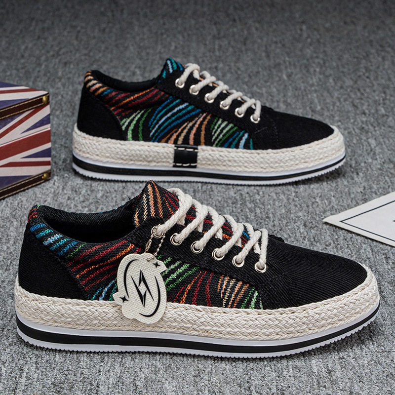 Zapatos de tela de paja de moda personales para hombres zapatos de skate primavera 2025 nuevos zapatos casuales de pescador para hombres zapatos estudiantes