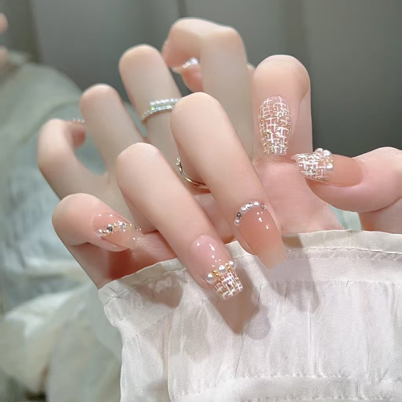 Pequeña armadura de vestir corta perla fragante, temperamento suave, armadura de ballet blanca, piezas de uñas desmontables al por mayor