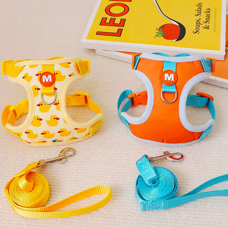Correa para gato correa para el pecho para evitar que se libere. Suministros especiales para mascotas para salir. Pato amarillo paseando cuerda para gato correa para el pecho para mascotas