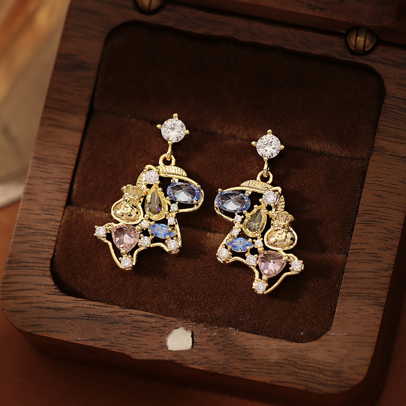 Oro verdadero eléctrico galvanis colgante de piedra pony pendientes collar ligero lujo nicho universal conjunto temperamento alta sensación de joyería mujer
