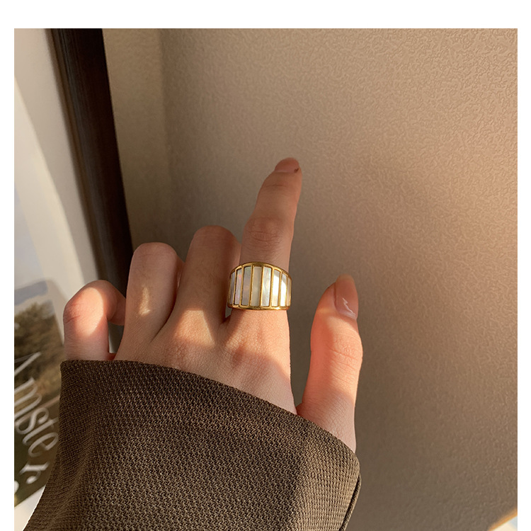 1 Piece Quantity Daily, Shopping Occasion Titanium Steel Material Retro Simple Style Geometric Titanium Steel Inlay Shell Rings
