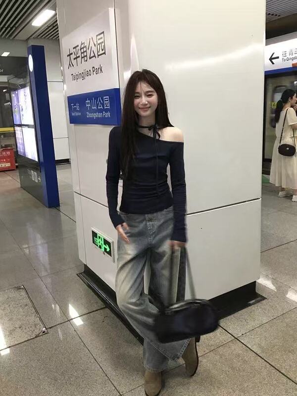 美式复古V领长袖t恤女春秋辣妹紧身短款设计感小众内搭上衣打底衫|undefined