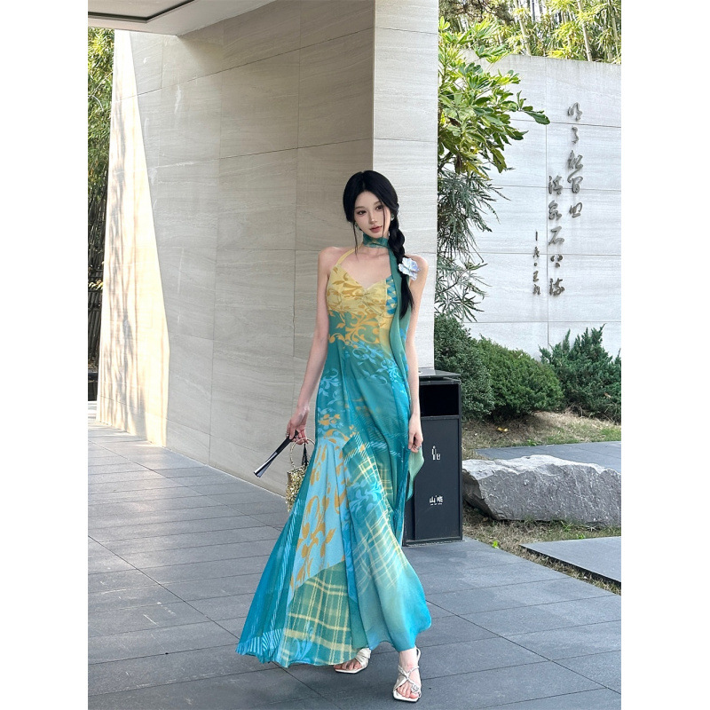 实拍现货民族风孔雀蓝收腰长款吊带连衣裙春夏送飘带
