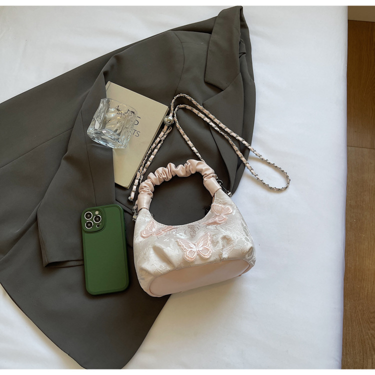New Chinese-style embroidered bag for women, 2025 new summer commuting crossbody bag, niche ancient-style hand-held bucket bag undefined