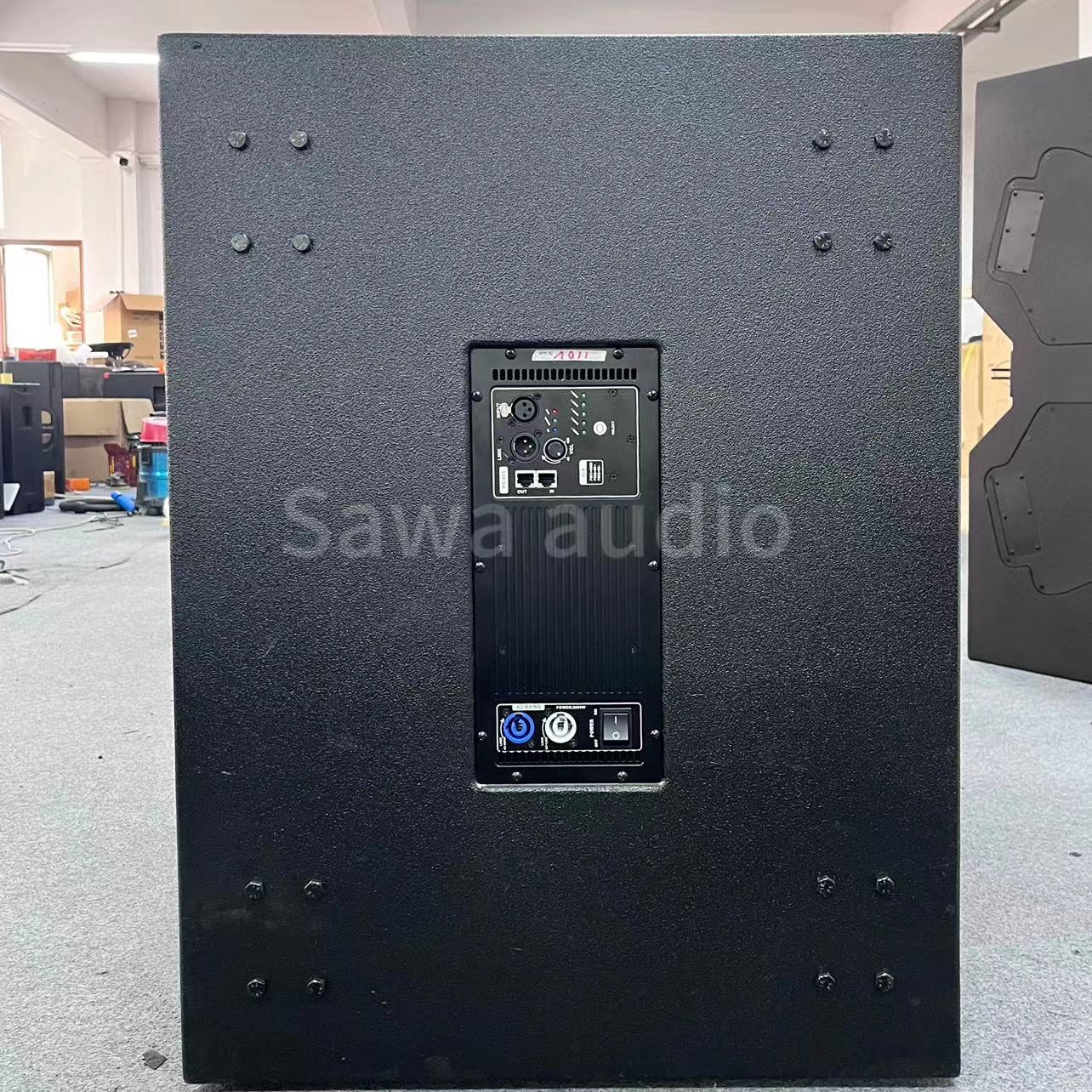 Un solo subwoofer de 21 pulgadas altavoces profesionales al aire libre altavoces de alta potencia conferencias bar escenario sonido de matriz lineal