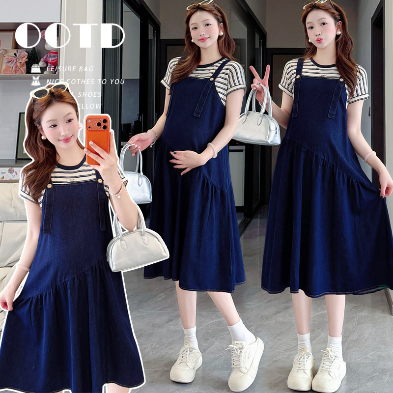 2026 Maternity Wear Striped Patchwork Faux Two-Piece Denim Dress, Loose Fit, Tummy-Concealing, Slimming, Summer Age-Reducing Maternity Dress