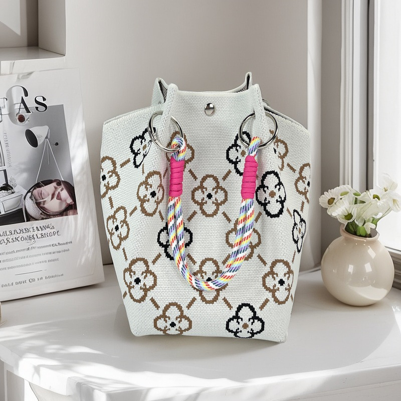 Nicho de diseño blanco y negro jersey jersey bolso de mano casual versátil gran capacidad bolso de mochila fábrica directa