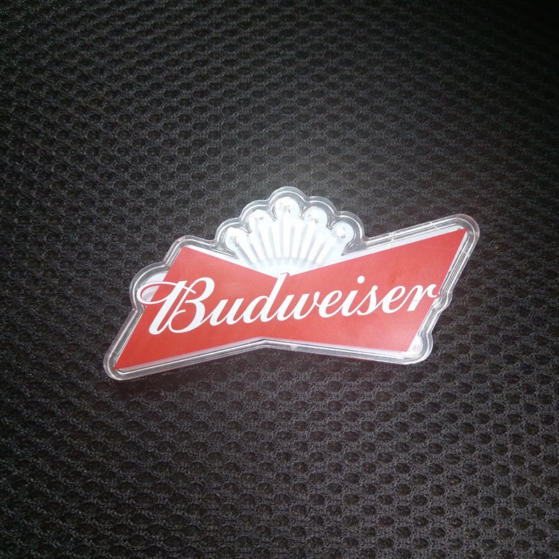 Suministro cuadrado estrella de cinco puntas resina flash insignia acrílico LED insignia luminosa luz intermitente insignia de publicidad empresarial