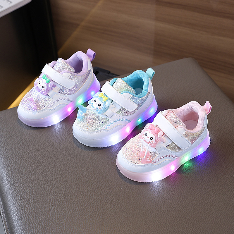 女童亮片发光板鞋2025春季新款儿童闪灯休闲鞋宝宝软底防滑学步鞋