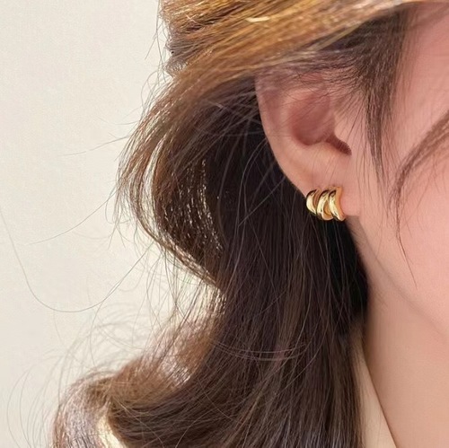 2025 New Three-Layer Hoop Earrings for Women: Unique High-End Design, Stylish and Versatile Simple Earrings