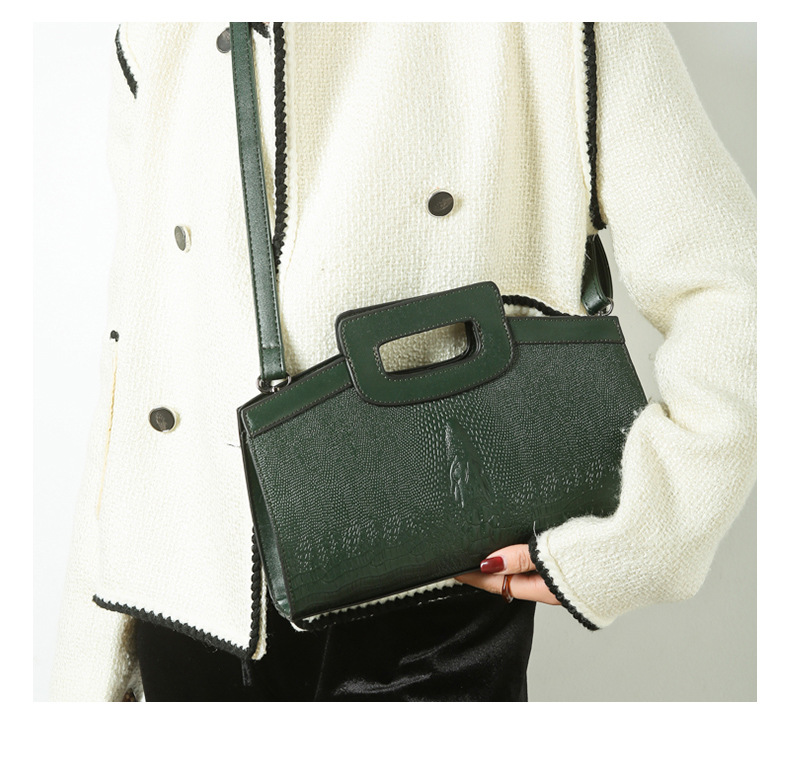 Women's Medium Pu Leather Crocodile Fashion Square Zipper Crossbody Bag display picture 6