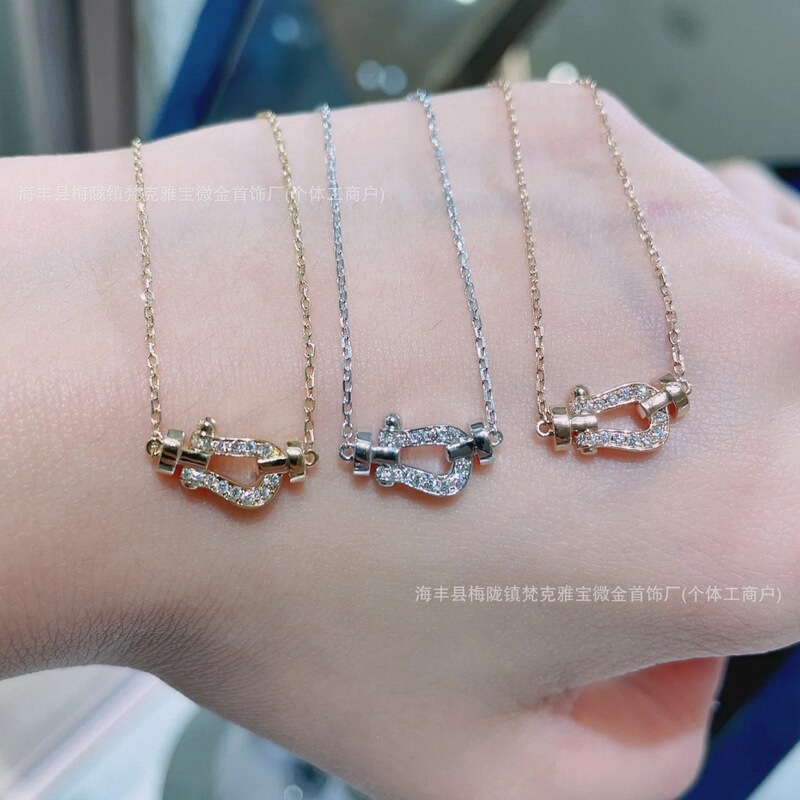 Mini Horseshoe Buckle Half-Diamond Necklace for Women, V-Gold Nautical U-Shaped Buckle Pendant Clavicle Chain, High-Quality Craftsmanship Mini Horseshoe Buckle Half-Diamond Necklace for Women, V-Gold Nautical U-Shaped Buckle Pendant Clavicle Chain, High-Quality Craftsmanship
