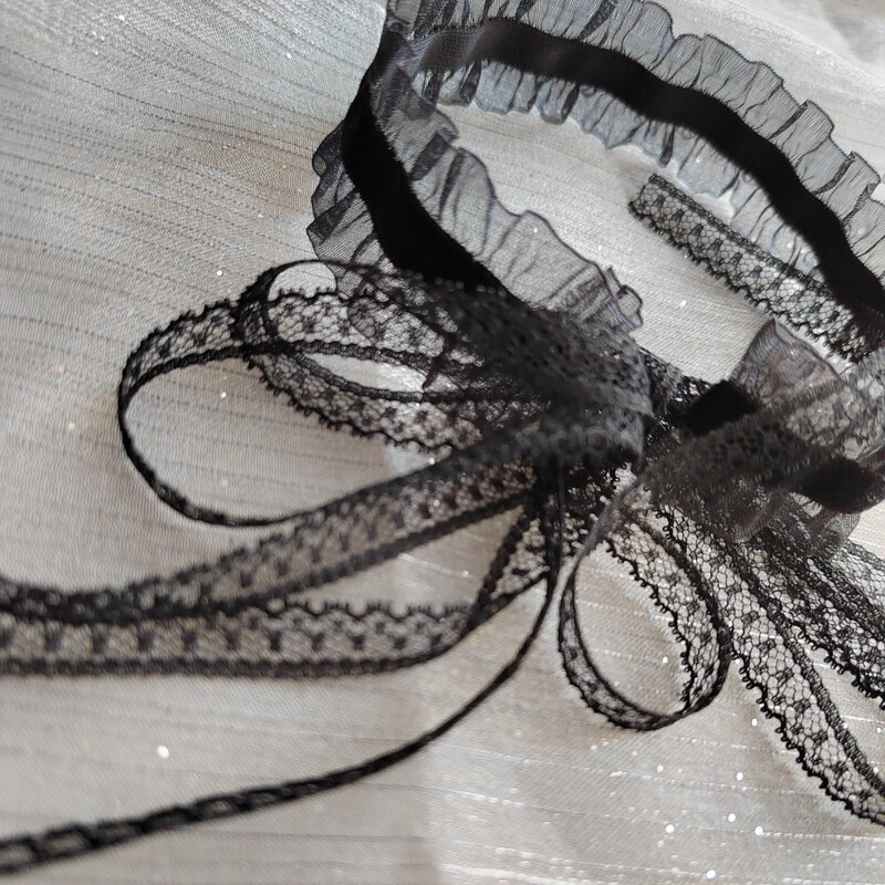 Sweet girl heart lace velvet choker no buckle lace bow neck strap clavicle chain collar necklace black and white Sweet girl heart lace velvet choker no buckle lace bow neck strap clavicle chain collar necklace black and white