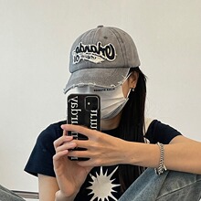 苡晴美式氛围法则～小众破洞设计鸭舌帽子女街头复古素颜棒球帽