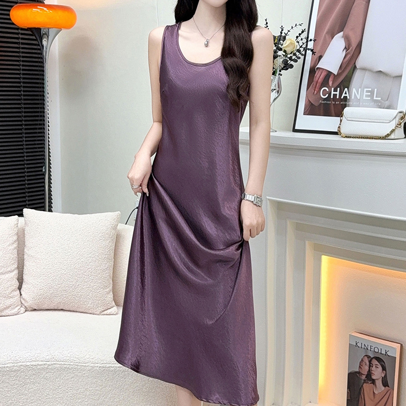 Elegant fashionable sleevless dress sleevless