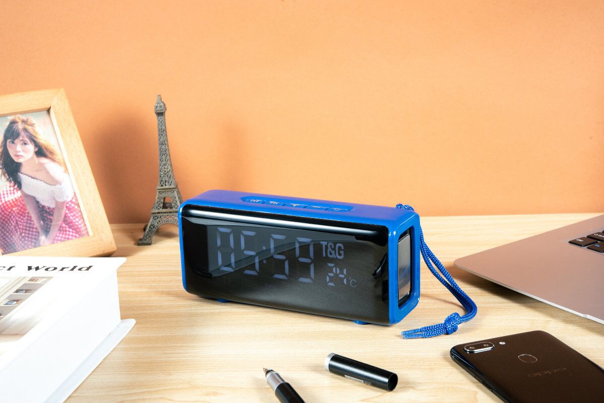 TG174 soporte reloj despertador al aire libre subwoofer impermeable doble diafragma tarjeta portátil de conexión USB llamada Bluetooth audio
