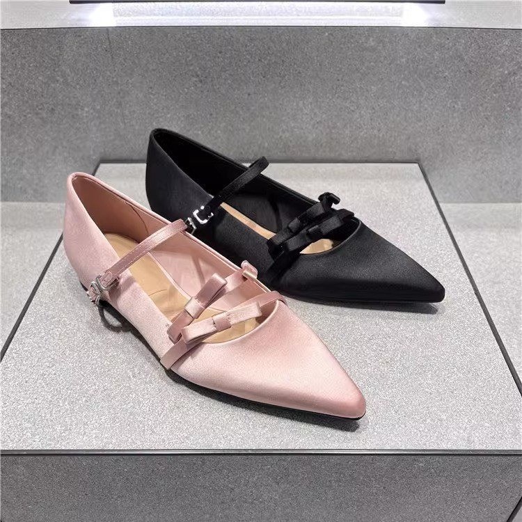 2025年春夏新款尖头蝴蝶结一字扣甜美时尚浅口单鞋外贸批发