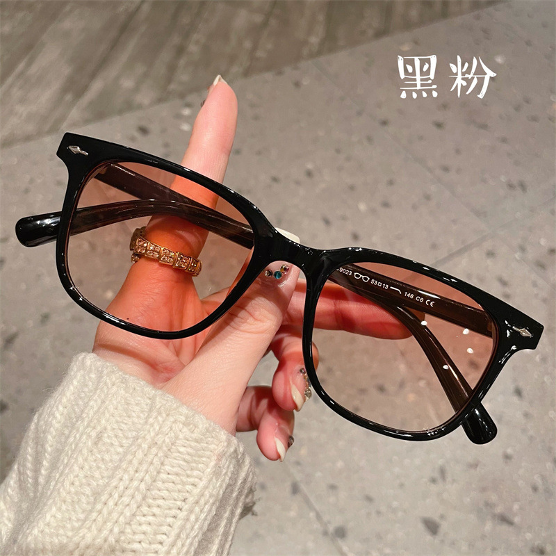 Fashionable ultra light sunglasses, glasses solar-powered, high-quality style