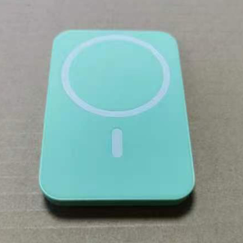 Mini tesoro de carga nueva fuente de alimentación portátil al aire libre de gran capacidad para teléfonos móviles generales 10000 pequeño tesoro de carga