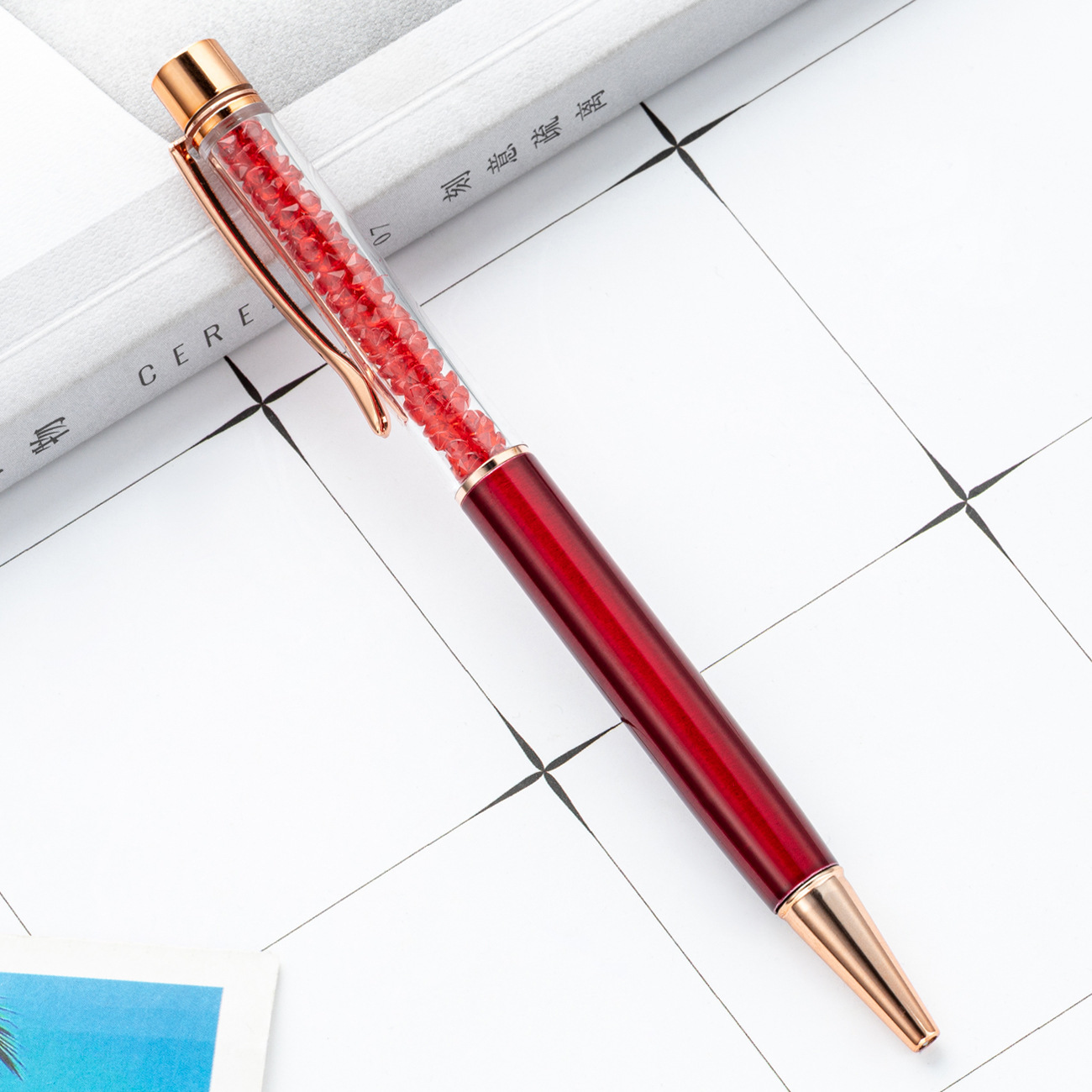 Bolígrafo de cristal de metal para estudiantes de oficina multicolor bolígrafo de diamante giratorio al por mayor logotipo grabable publicidad regalos bolígrafo