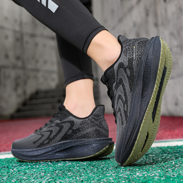 Shock-absorbing breathable lightweight running sneakers for men and…