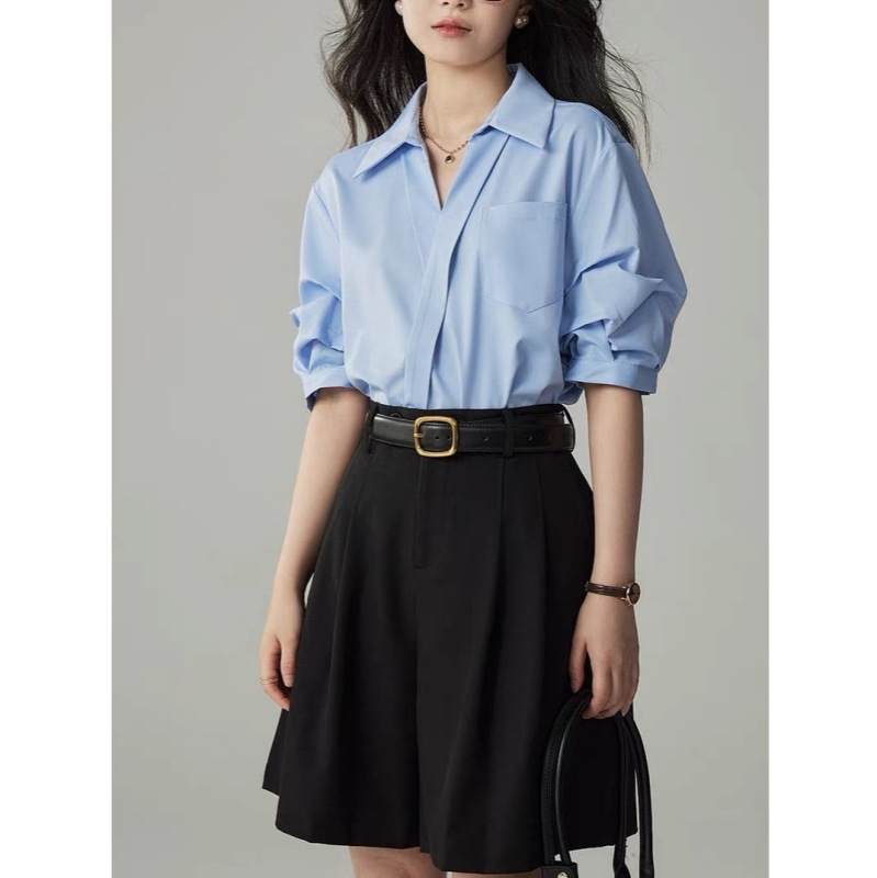 Yakejia women's short-sleeve shirt, 2026 summer new French niche design, stylish and age-reducing V-neck top Yakejia women's short-sleeve shirt, 2026 summer new French niche design, stylish and age-reducing V-neck top