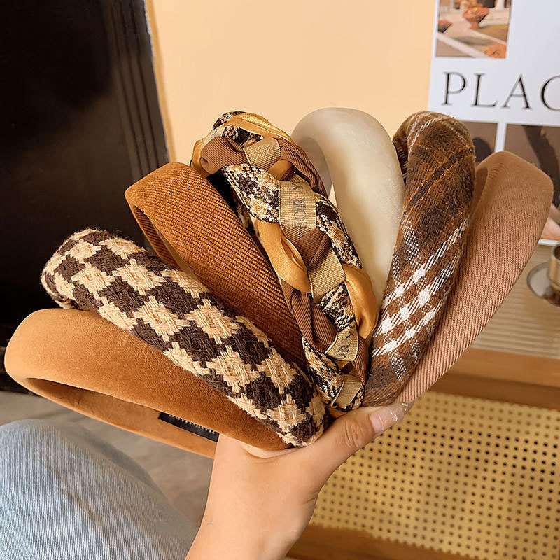 Curry alto cráneo craneal simple elíptico de borde ancho de la prensa de la cabeza de la mujer red roja otoño invierno tarjeta de cabello de alta calidad