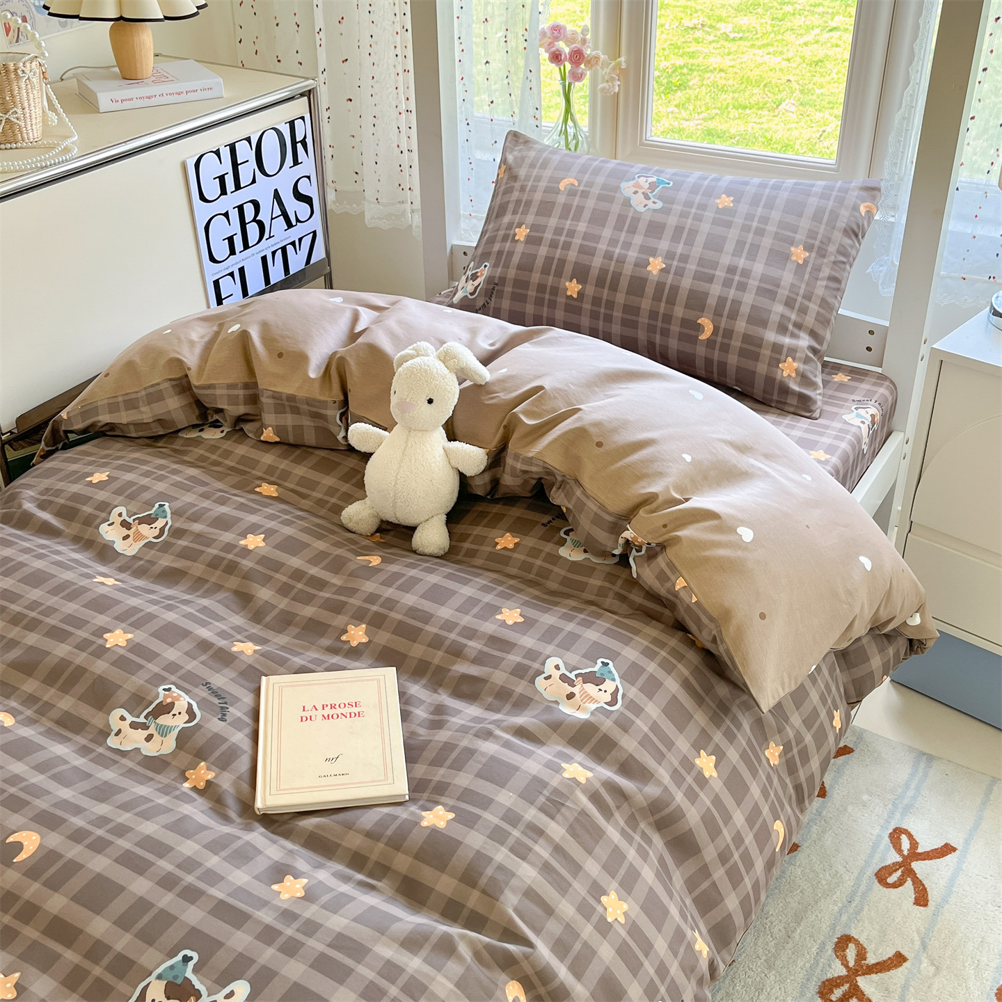 Dormitorio traje de cama de algodón de tres piezas 2025 nuevo estudiante universitario individual juego completo de sábanas de edredón de algodón para todas las estaciones