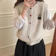 圆领彩扣甜美减龄小狗刺绣针织马夹秋冬新款时尚软糯百搭叠穿背心