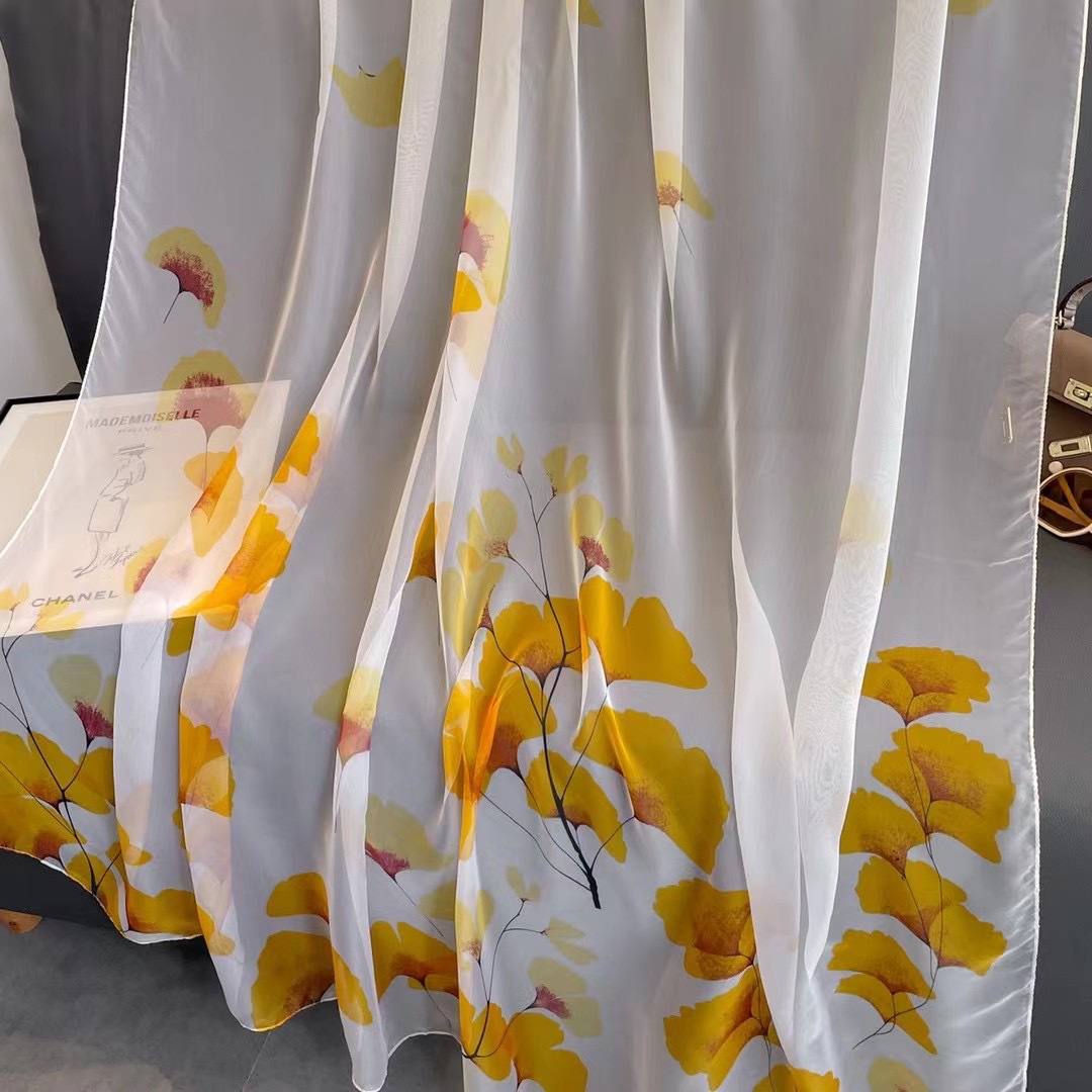 春と秋のシルクスカーフ女性用2026年新作大判ガーゼスカーフ、スタイリッシュでシンプル、多用途、おしゃれな日焼け止めショール、お母さんへのプレゼントに最適。