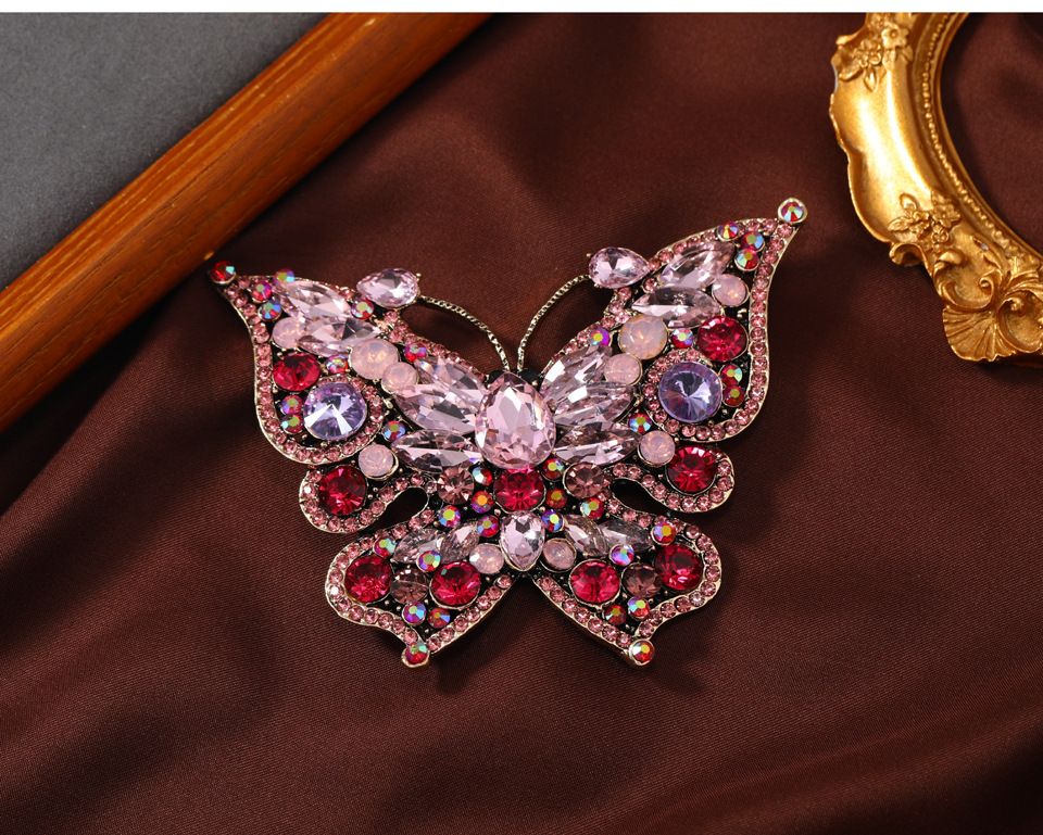 Retro Butterfly Alloy Rhinestone Women's Brooches display picture 3