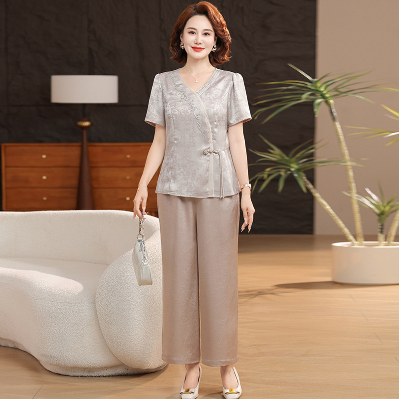 Mother's Summer suit 2025 New Foreign Style Noble and Wide Wife National Style Small Shirt for Middle-aged and Elderly Women's Two-Piece Set