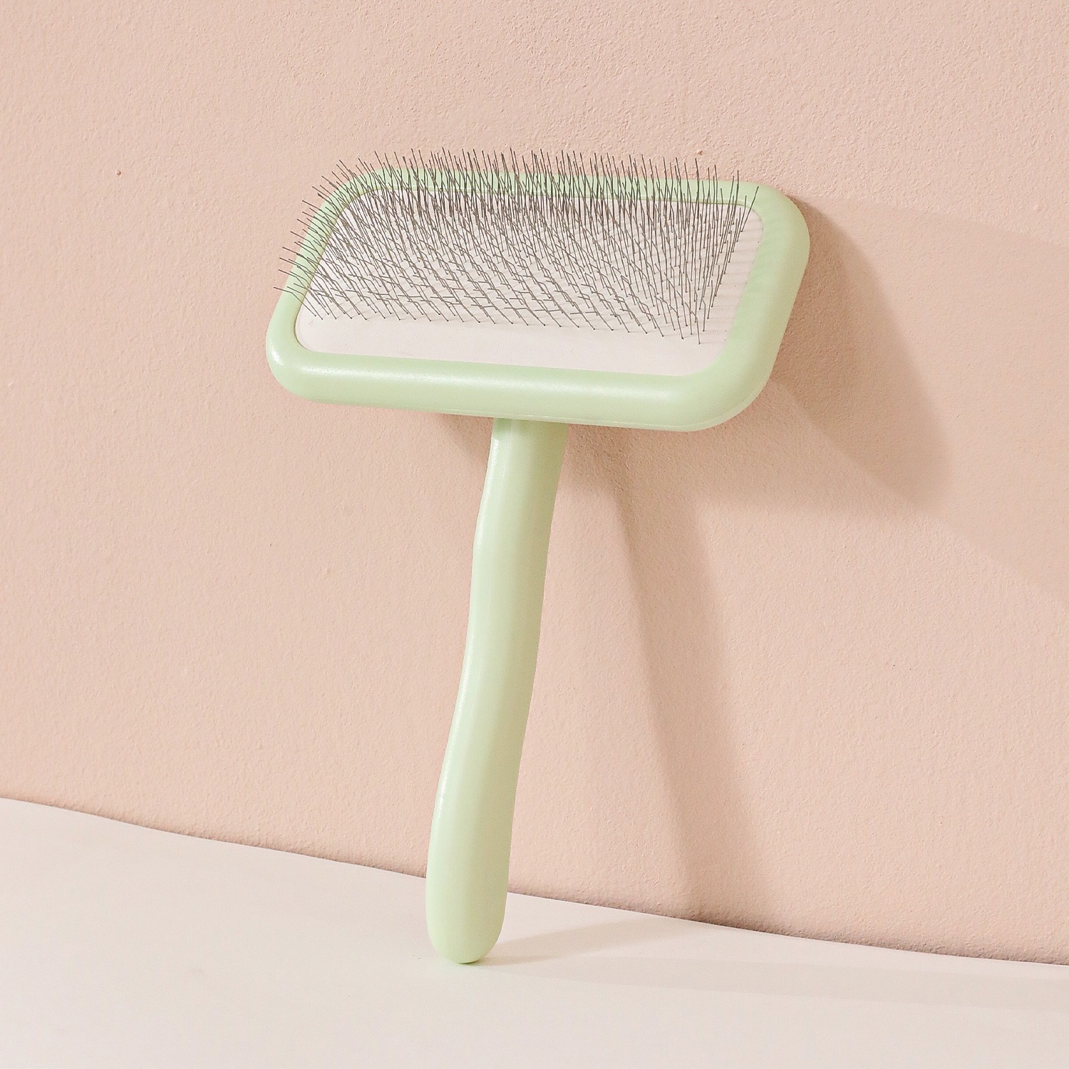 Spot al por mayor peine de pelo peine universal para perros y gatos medio paquete de manivela de blíster peine de cabeza cuadrada peine autolimpiante