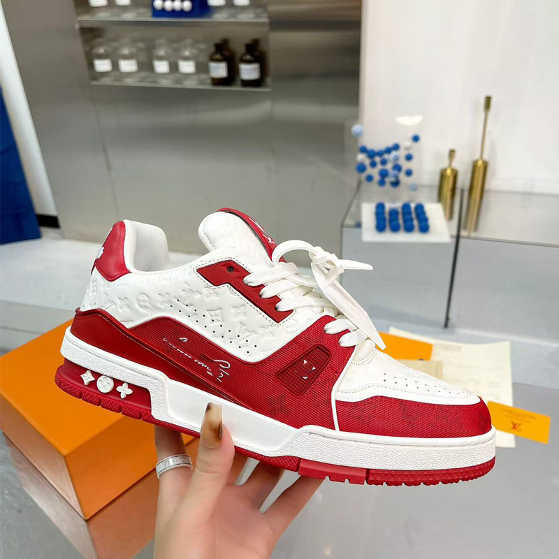 Zapatos de moda europeos Guangzhou de alta versión驴 entrenador zapatos deportivos ociosos de cuero universal para hombres y mujeres