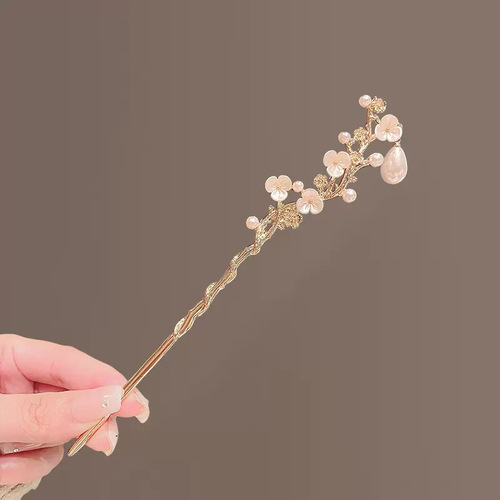 Elegant and delicate camellia hairpin, temperament updo, Chinese-style hair accessory, ancient and classical Chinese cheongsam hairpin, traditional Chinese headwear