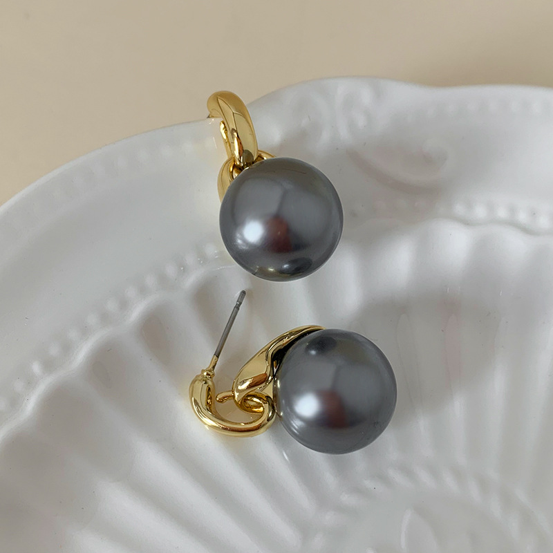 16g Weight 925 Sterling Silver Ear Needle Material Pearl Inlay Material Ear Cuffs, Ear Studs Classification 1 Pair Quantity Banquet, Daily, Date Occasion Copper Material Geometric Pattern All Seasons Season Women's Gender Plating, Inlay Design Elegant Style 1 Pair Elegant Geometric Plating Inlay Copper Pearl Ear Cuffs Ear Studs 11