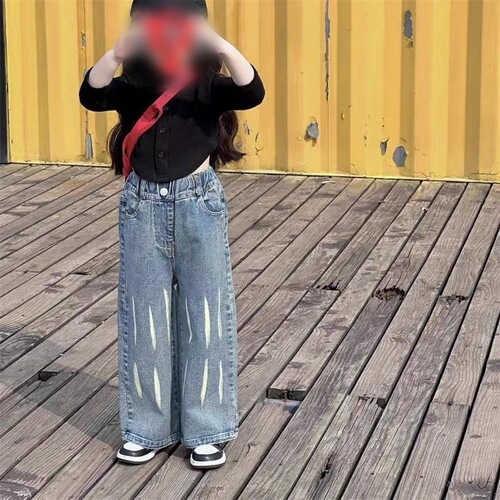Children's Spring and Autumn New Jeans Set with Streetwear T-Shirt for Girls - Two-Piece Outfit for Girls