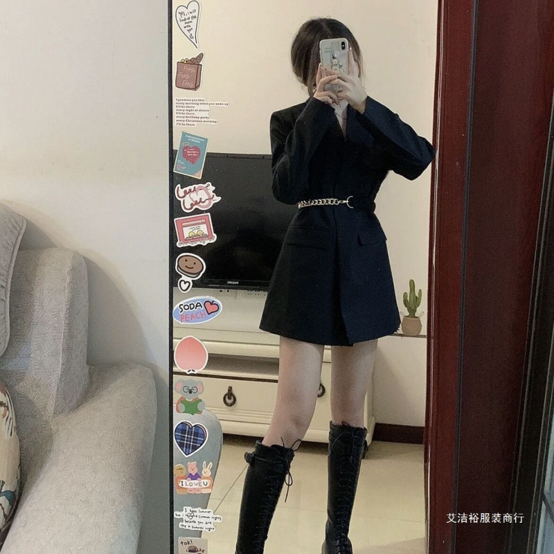 Black Padded Shoulder Blazer for Women 2026 Spring and Autumn New Korean Style Versatile Casual Loose Trendy Street Fashion Suit Black Padded Shoulder Blazer for Women 2026 Spring and Autumn New Korean Style Versatile Casual Loose Trendy Street Fashion Suit