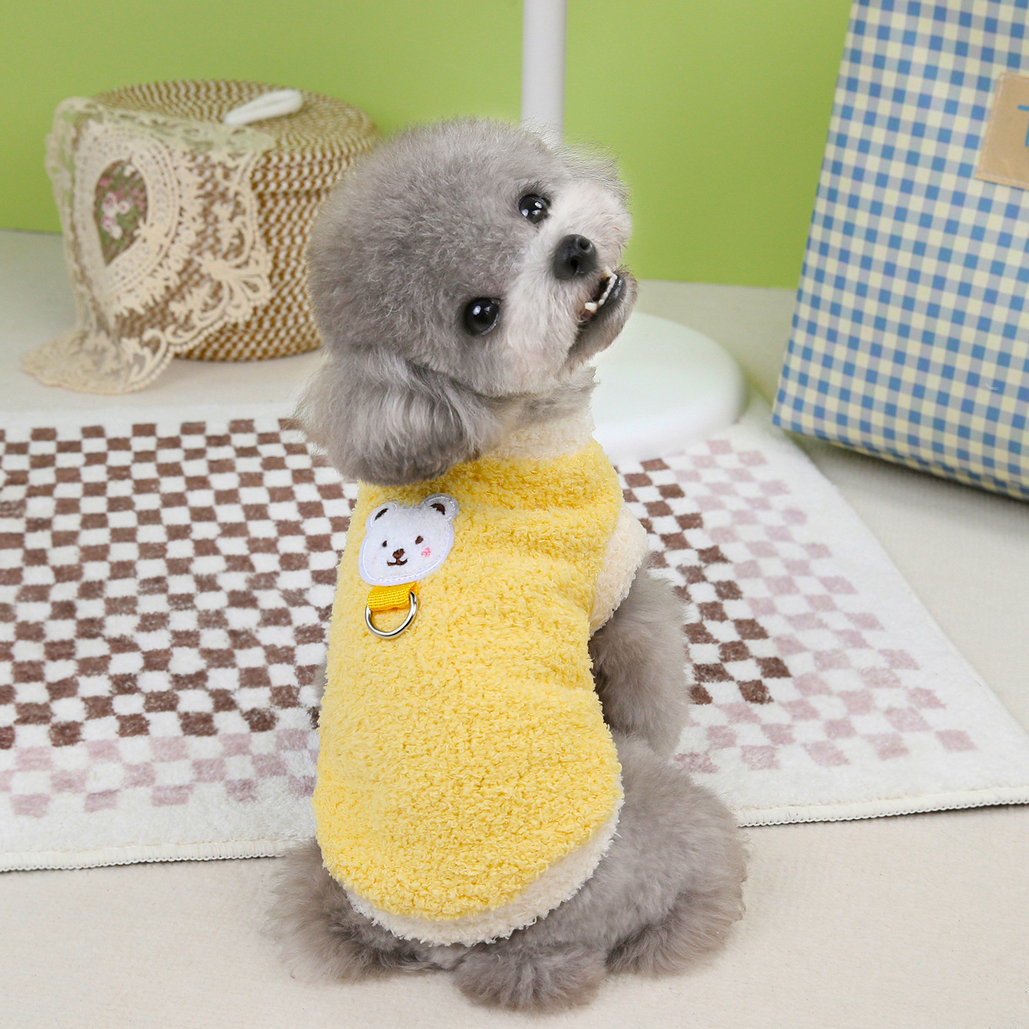 Otoño y invierno calentamiento nueva ropa de mascotas Teddy general perros pequeños y medianos gatos perros lindos ropa en stock al por mayor