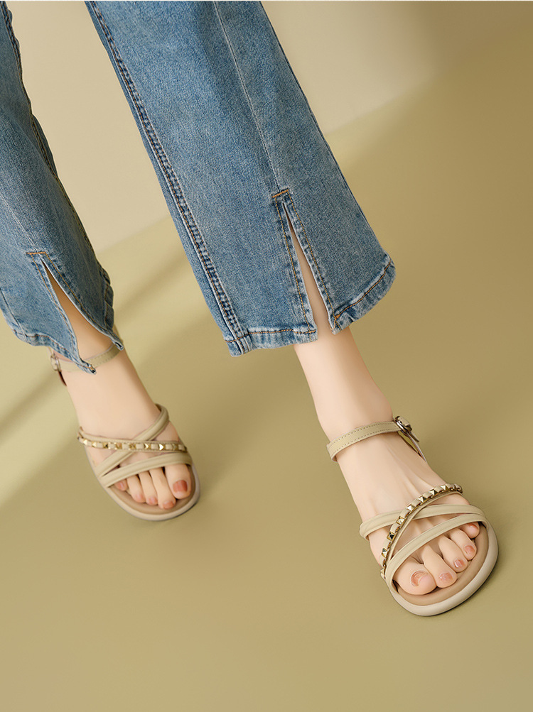 Dép sandal nữ quai chữ V đế thấp siêu mềm nhẹ — CE56 màu vàng nhạt chi tiết 18