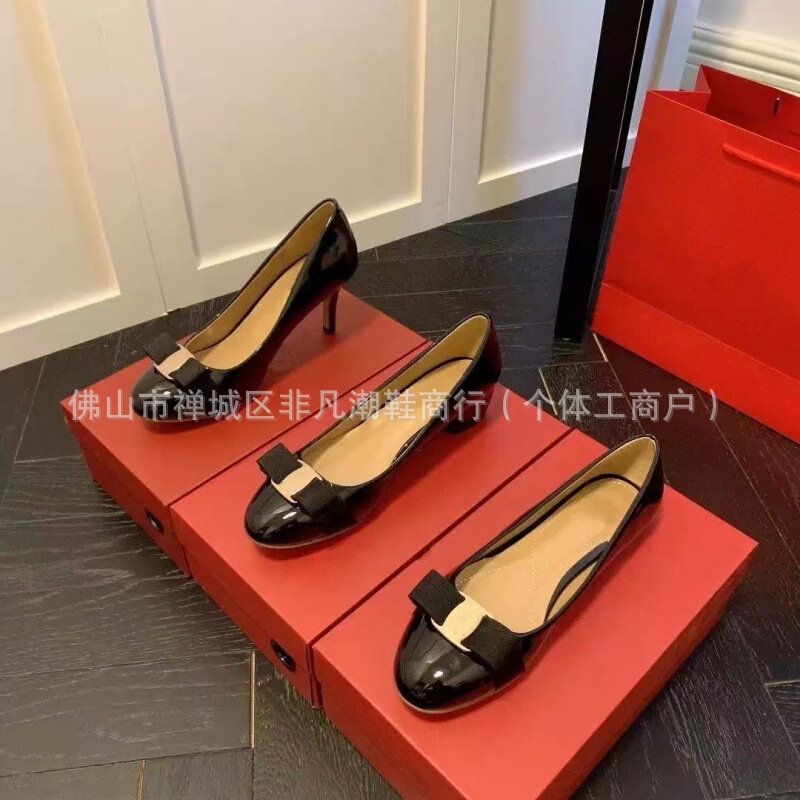 High Version Spring New Style Small Red Shoes Round Toe Comfortable Bow Shoes Thick Heel Flat Patent Leather French Women's Wedding Shoes High Version Spring New Style Small Red Shoes Round Toe Comfortable Bow Shoes Thick Heel Flat Patent Leather French Women's Wedding Shoes