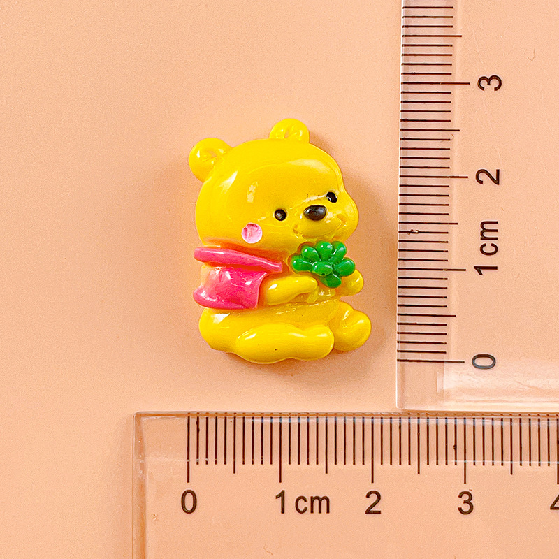 Nueva historieta pooh oso resina accesorios diy accesorios para el cabello horquilla accesorios hechos a mano goka crema de goma caja del teléfono diadema