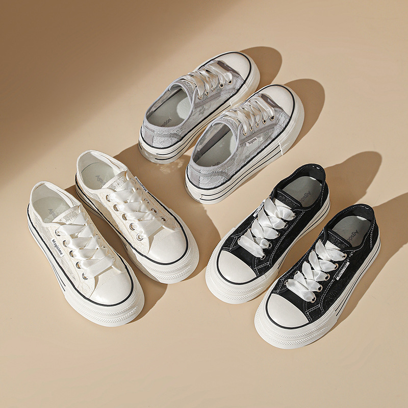 Zapatos de lona de malla de encaje de Augu Shi Deng mujeres verano 2024 nuevos zapatos blancos con suela gruesa zapatos de skate casuales